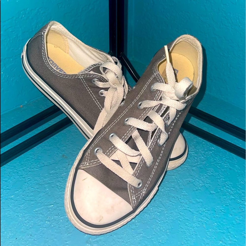 Converse gray Chuck Taylor style great condition size 5